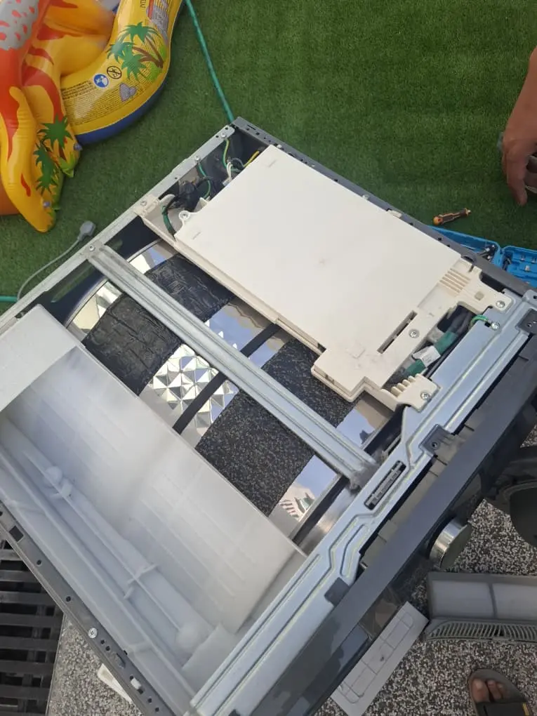Washing machine panel inspection